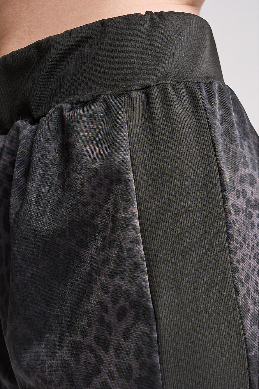 4156 - Pantalón Leopard