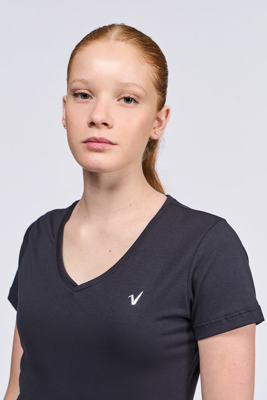 9246 - Remera escote en V Essential