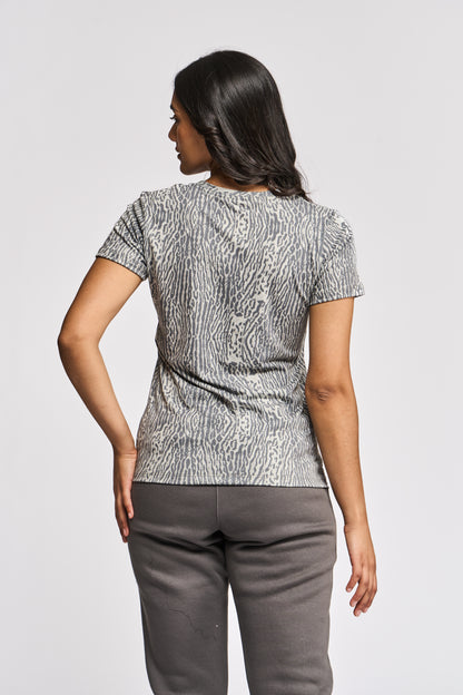 9246 - Remera escote en V Essential