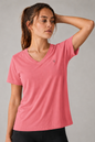 9246 - Remera escote en V Essential