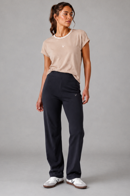 9949 - Pantalón Recto Bassic