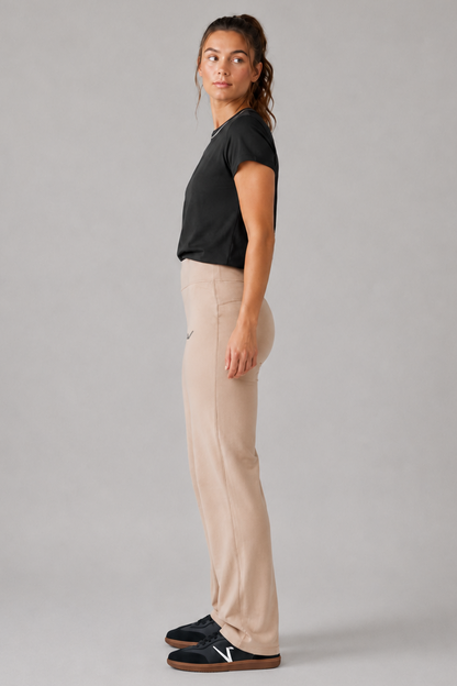 9949 - Pantalón Recto Bassic